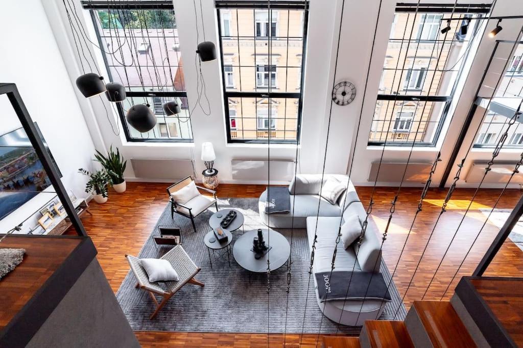 The Factory Loft Prague Apartment Екстериор снимка